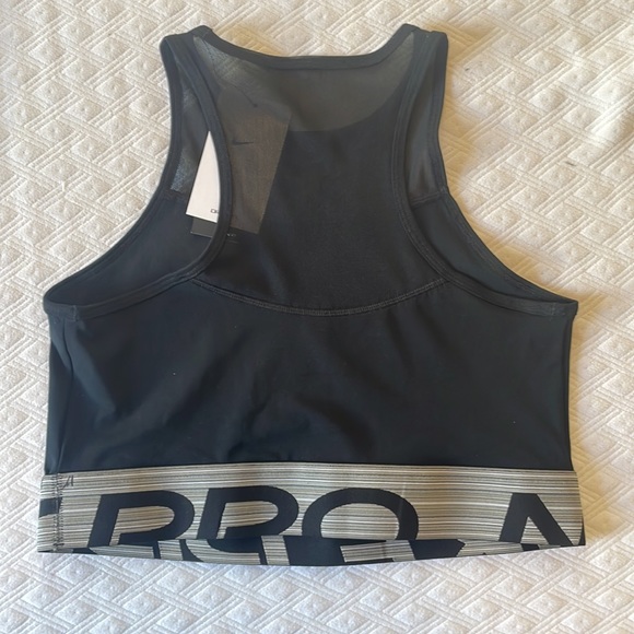 NWT Nike Pro Dri-FIT Cropped Graphic Training Top in Black Medium - Picture 9 of 9
